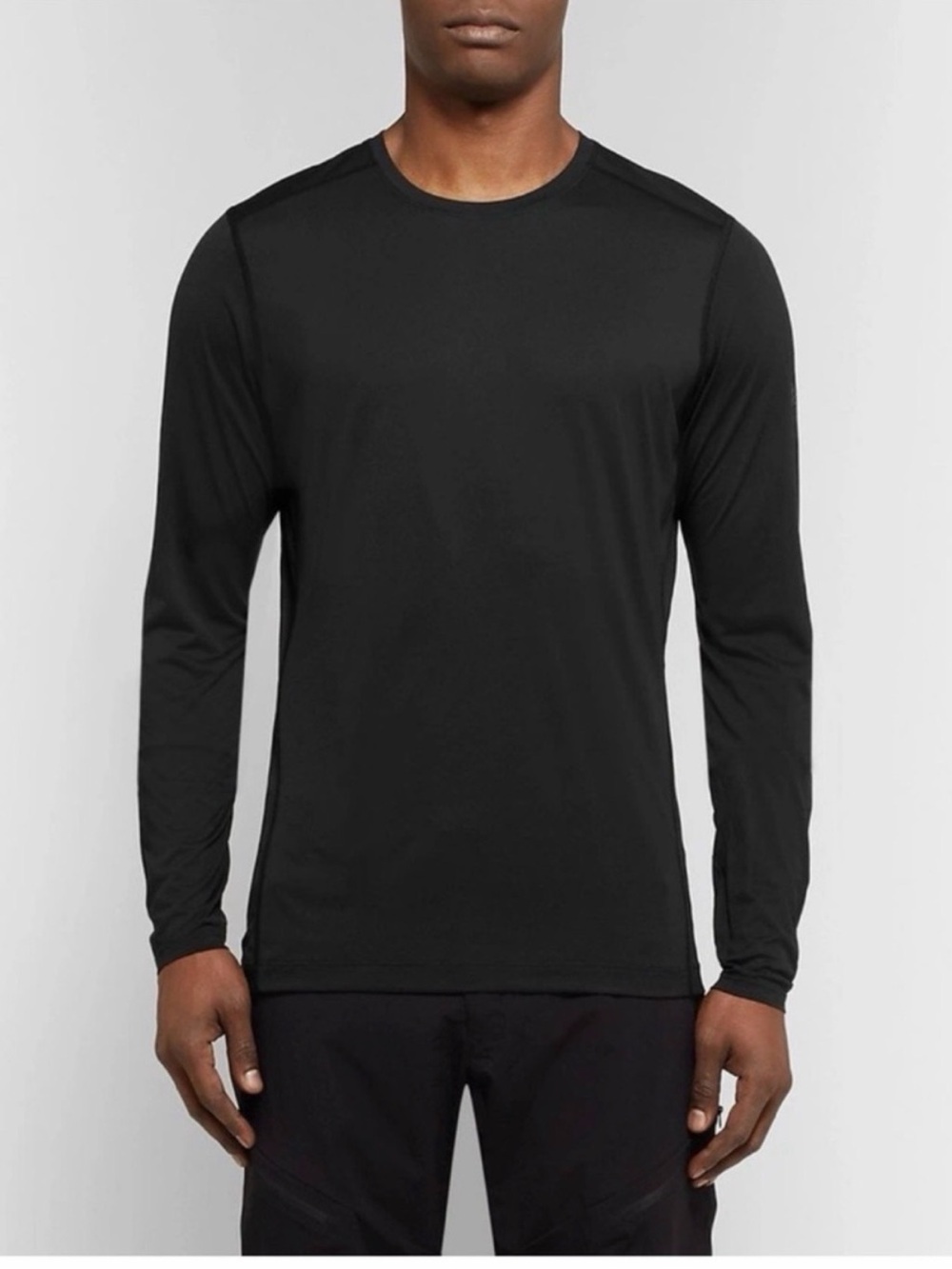 Arc'teryx Men's Phase SL crew Black Long-Sleeve Crew Tee size large